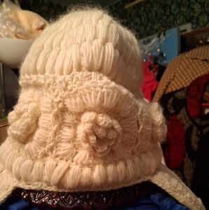 Cozy Cream Knit Beanie